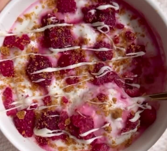 LEMON & RASPBERRY WHITE CHOC CHEESECAKE WEETBIX