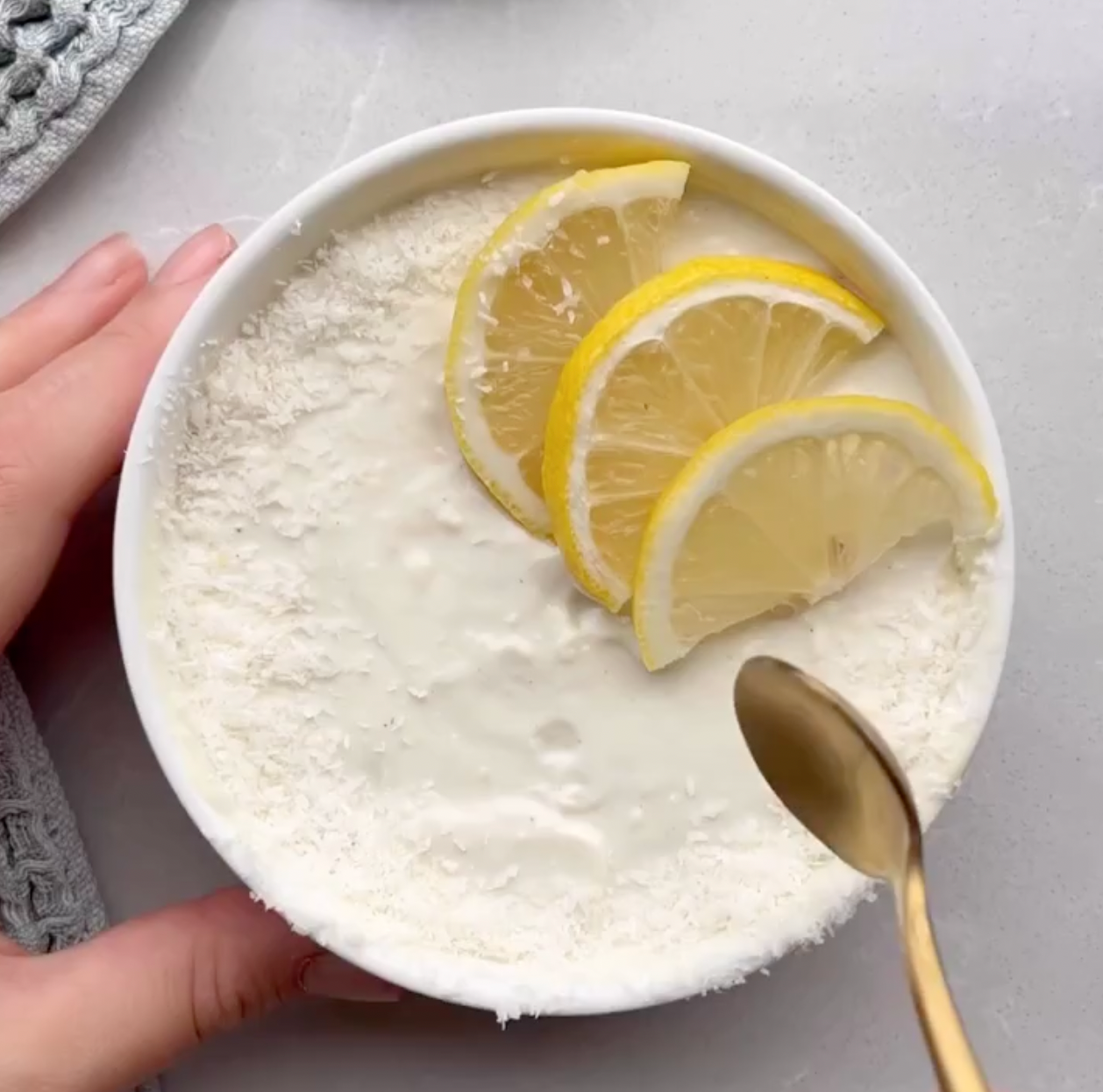 Lemon Cheesecake Overnight Oats