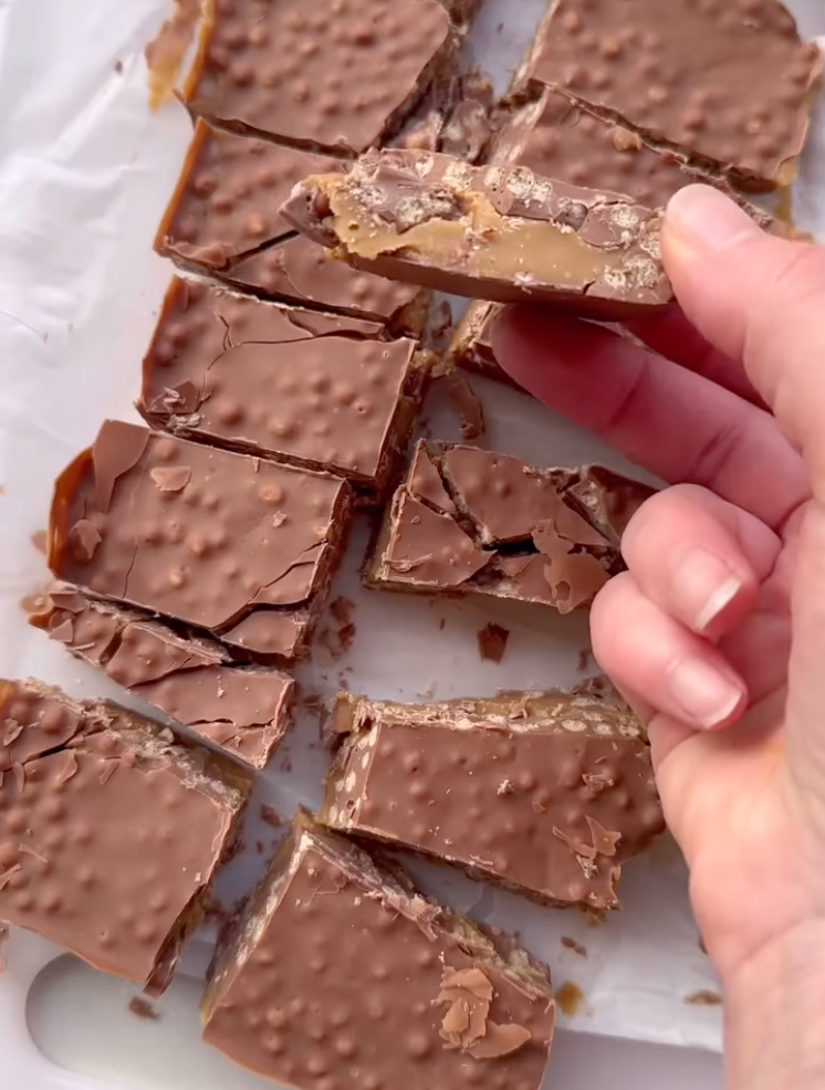 Biscoff Caramel Slice