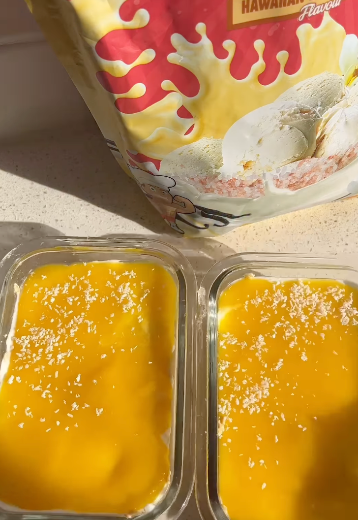 Mango Cheesecake Overnight Oats