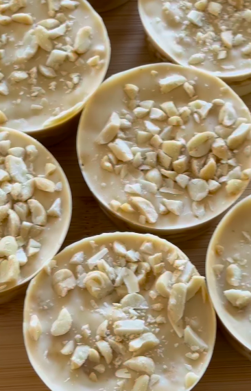 Peanut & White Choc Crispy Cups