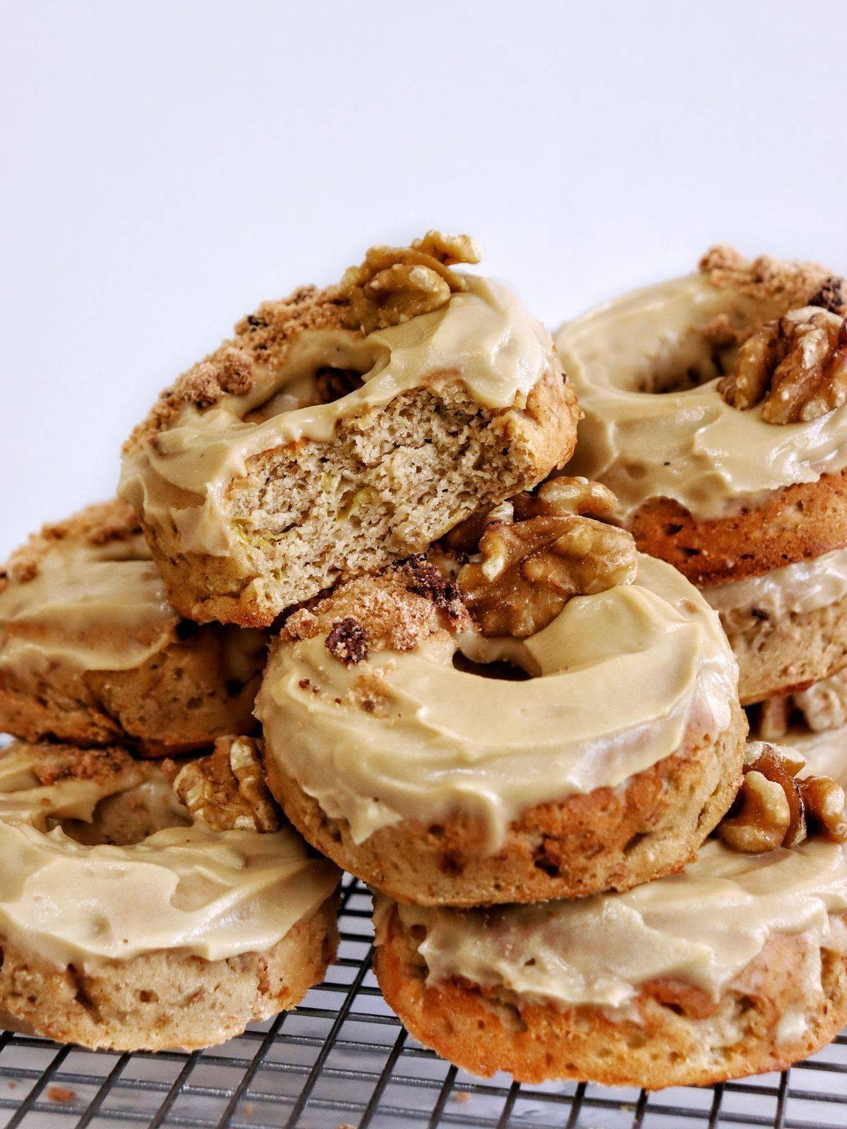 BANANA BREAD PROTEIN DONUTS