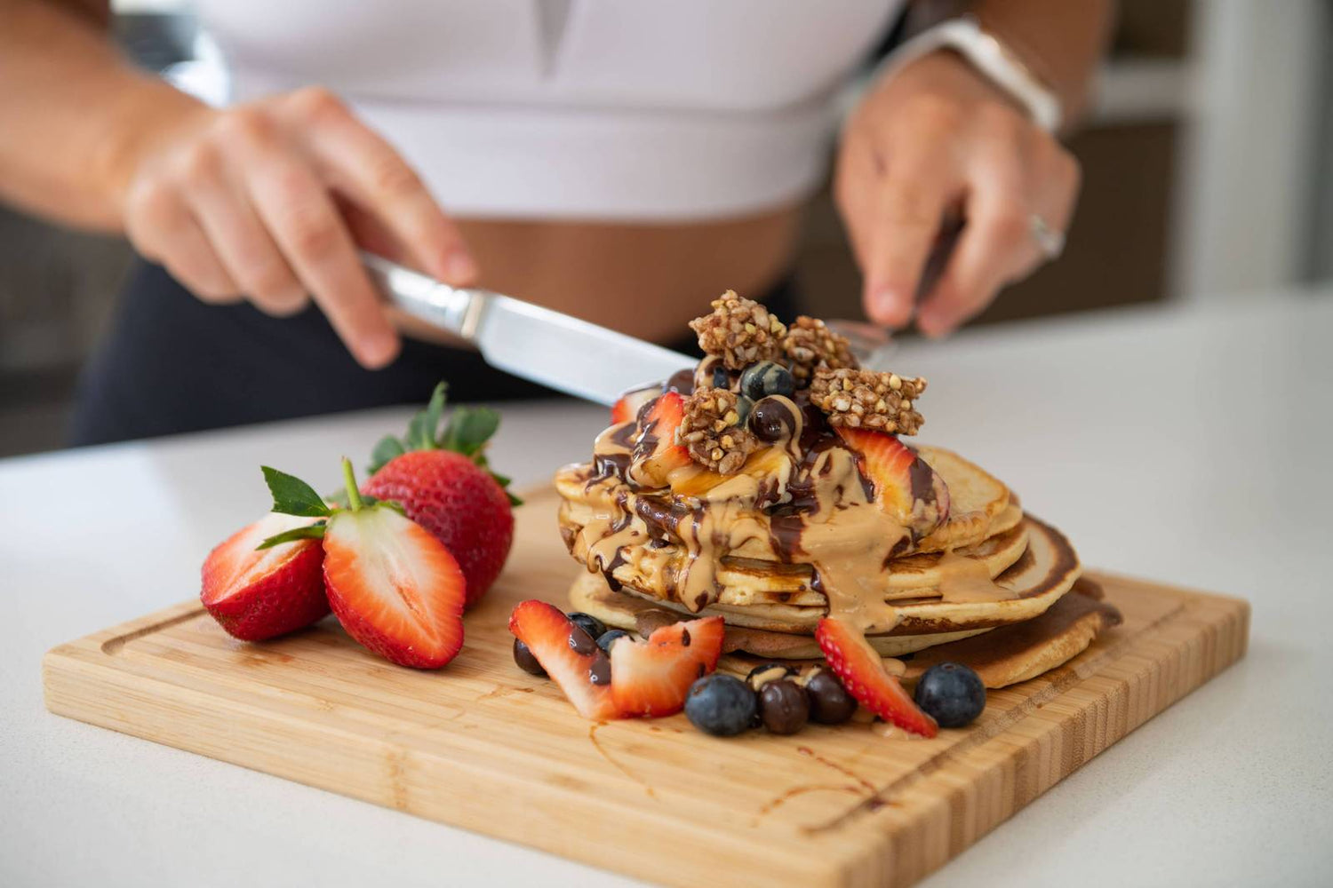 FLUFFY VANILLA PROTEIN PANCAKES