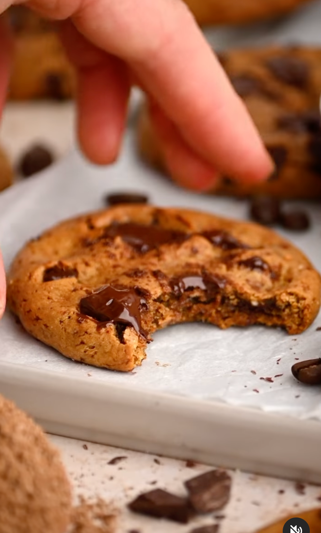 ESPRESSO CHOC CHUNK COOKIES