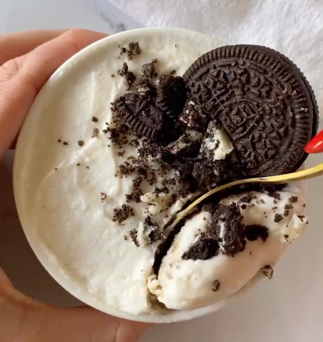 Cookies & Cream Overnight Oats